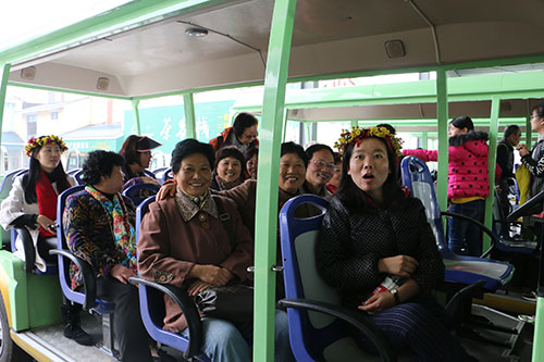 集团组织员工赴庐山旅游
