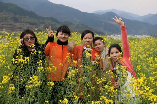 集团组织员工赴婺源和天梁山旅游