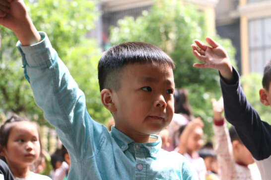 迪斯尼幼儿园·芳草园举办“陪同孩子 走进课堂”家长半日开放日活动