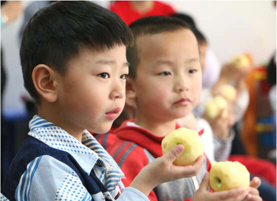 迪斯尼幼儿园·芳草园举办“陪同孩子 走进课堂”家长半日开放日活动