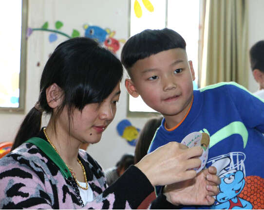 迪斯尼幼儿园·芳草园举办“陪同孩子 走进课堂”家长半日开放日活动