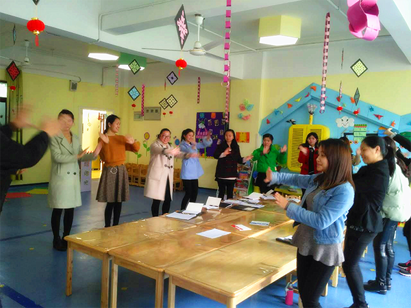 江西迪斯尼幼儿园·朝阳园开展教师教材培训活动