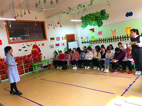 迪斯尼·芳草园区域环境创设教研会顺利召开