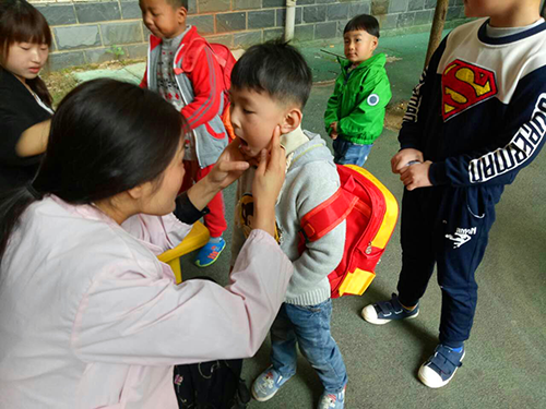 健康晨检，快乐入园