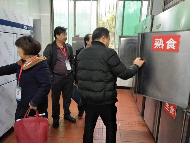 食堂检查3.jpg 食堂检查3.jpg