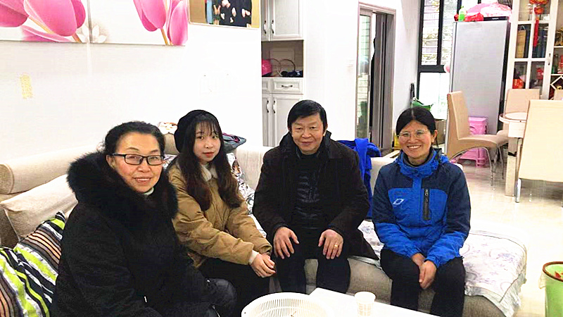 高一董红华、伍滚珠.jpg